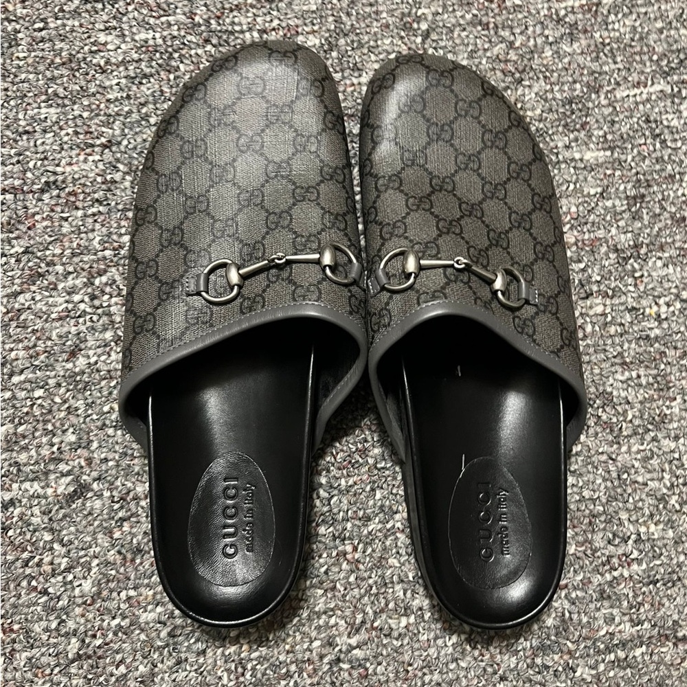 Gucci GG Supreme mule with Horsebit 'Grey Black'